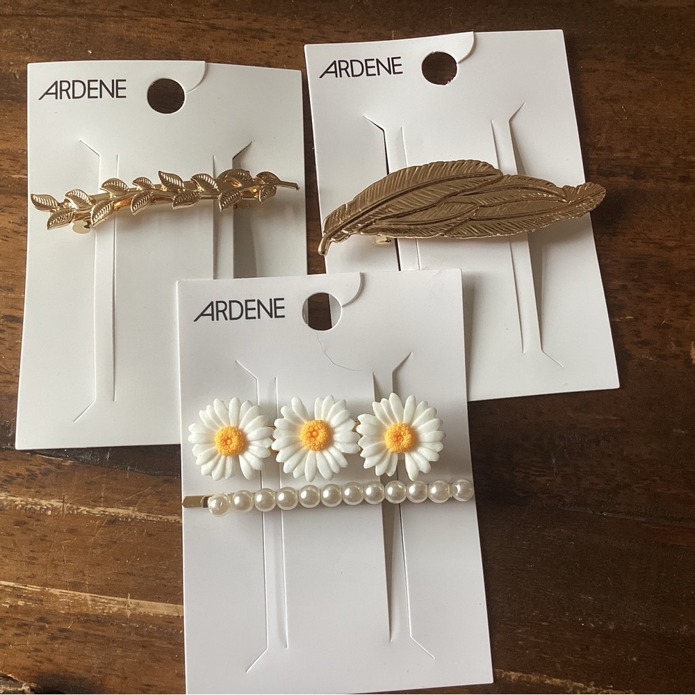 Ardene Gold and White Hair Accessories Set